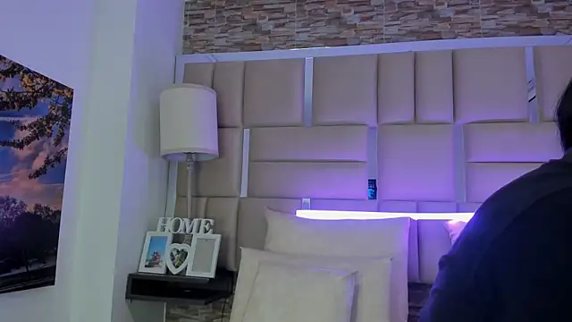 ShaniaBrownn online show from 12, 2, 2026