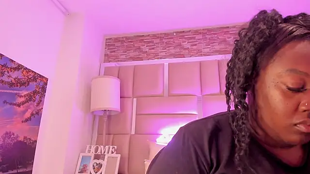 ShaniaBrownn online show from 16, 2, 2026