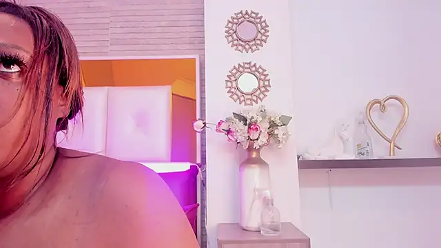 ShaniaBrownn online show from 1, 11, 2025