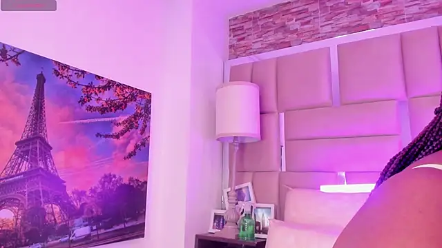 ShaniaBrownn online show from 19, 5, 2026