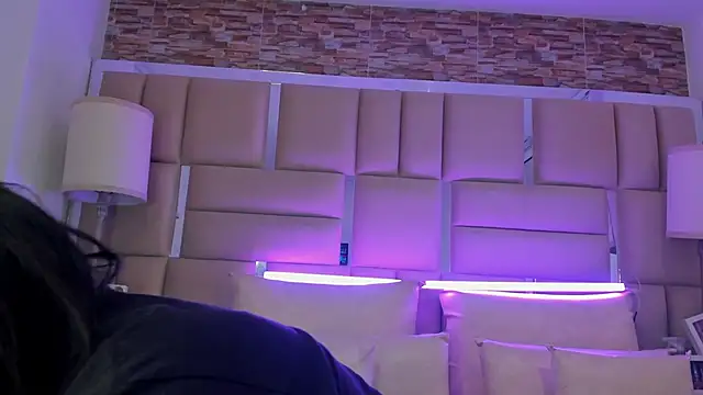 ShaniaBrownn online show from 9, 1, 2026