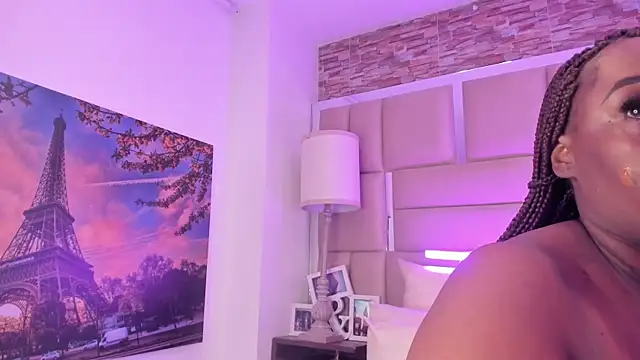 ShaniaBrownn online show from 17, 4, 2026