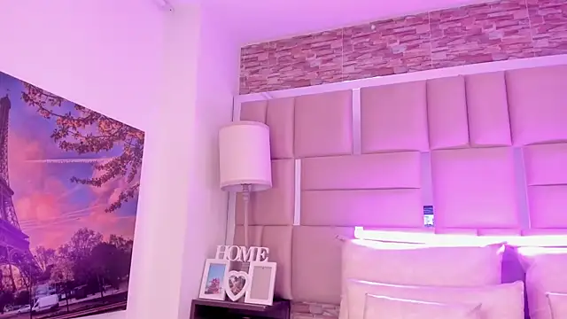 ShaniaBrownn online show from 3, 3, 2026