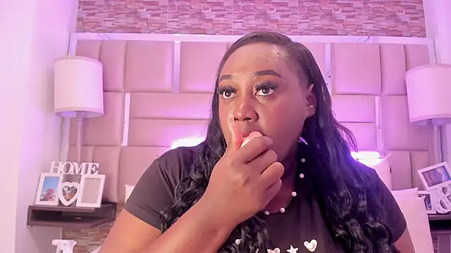 ShaniaBrownn online show from 7, 3, 2026