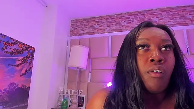 ShaniaBrownn online show from 14, 11, 2025