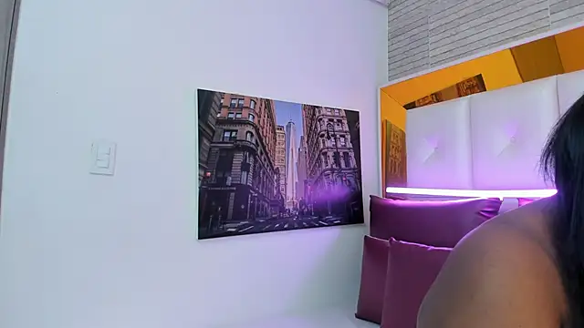 ShaniaBrownn online show from 3, 12, 2025