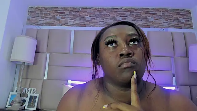 ShaniaBrownn online show from 9, 9, 2025