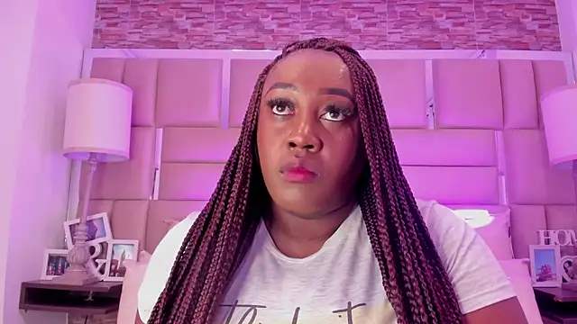 ShaniaBrownn online show from 29, 3, 2026