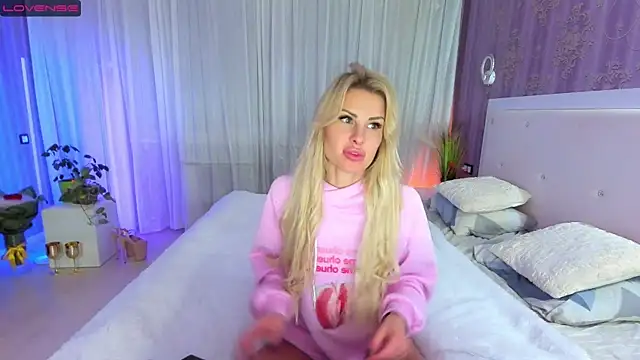 MirandaQueen online show from 4, 1, 2025