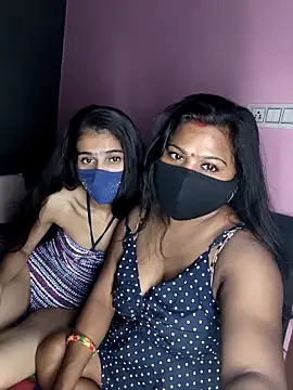 Snapshot of cutee__crazy chatting on 27, 11, 2025 cutee crazy online show from 27, 11, 2025