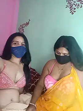 Snapshot of cutee__crazy chatting on 18, 10, 2025 cutee crazy online show from 18, 10, 2025