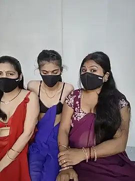 Snapshot of cutee__crazy chatting on 19, 6, 2026 cutee crazy online show from 19, 6, 2026