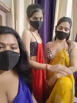 Snapshot of cutee__crazy chatting on 9, 7, 2026 cutee crazy online show from 9, 7, 2026