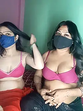 Snapshot of cutee__crazy chatting on 16, 10, 2025 cutee crazy online show from 16, 10, 2025