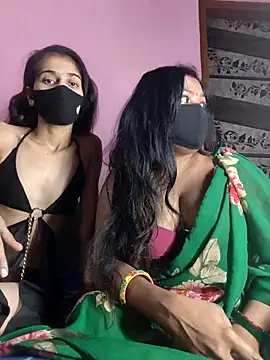 Snapshot of cutee__crazy chatting on 2, 12, 2025 cutee crazy online show from 2, 12, 2025