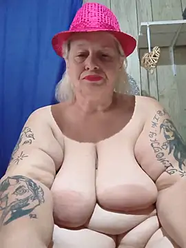 Snapshot of DavisDesires chatting on 16, 6, 2026 DavisDesires online show from 16, 6, 2026