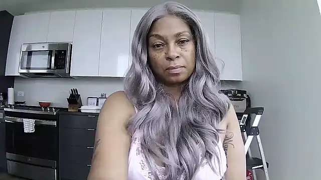 Snapshot of MSweetLindaParks chatting on 7, 7, 2026 MSweetLindaParks online show from 7, 7, 2026