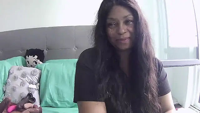 Snapshot of MSweetLindaParks chatting on 27, 6, 2026 MSweetLindaParks online show from 27, 6, 2026