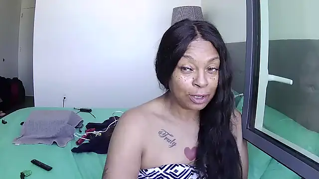 Snapshot of MSweetLindaParks chatting on 24, 6, 2026 MSweetLindaParks online show from 24, 6, 2026