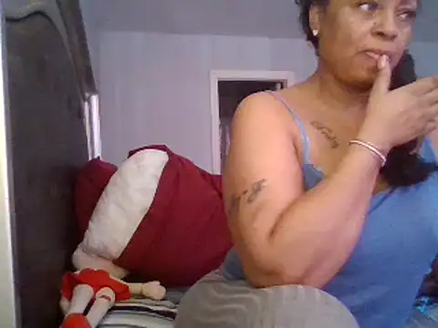 MSweetLindaParks online show from 3, 3, 2025