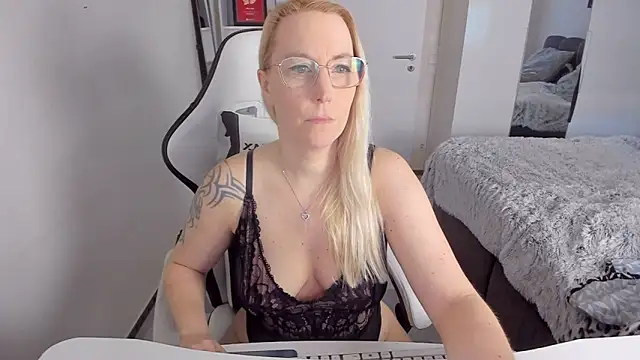 Sally Secret online show from 3, 2, 2025