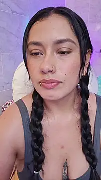 Snapshot of LauraRuiz1 chatting on 19, 6, 2026 LauraRuiz1 online show from 19, 6, 2026