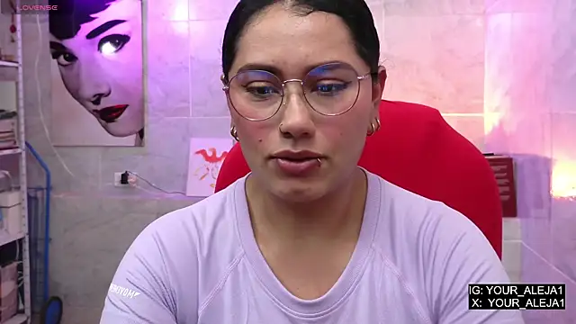 LauraRuiz1 online show from 16, 5, 2026