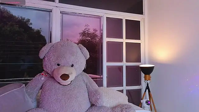 Evangelyne 1 online show from 6, 3, 2025