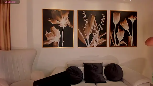 ToriCrossX online show from 20, 9, 2025