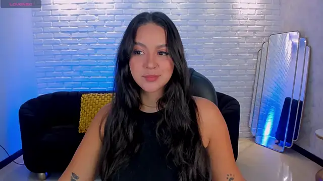 ToriCrossX online show from 4, 3, 2025