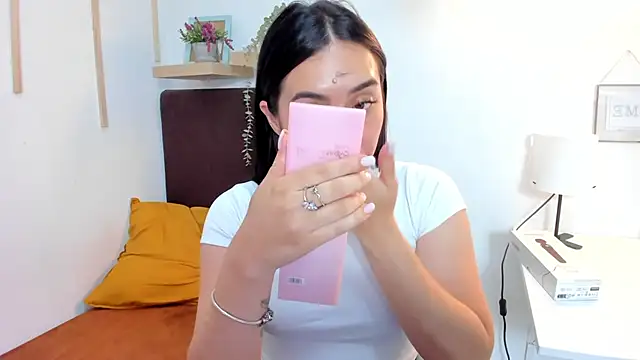 Snapshot of isabella_jade chatting on 15, 3, 2025 isabella jade online show from 15, 3, 2025