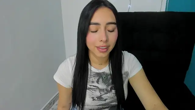 Snapshot of isabella_jade chatting on 8, 3, 2025 isabella jade online show from 8, 3, 2025