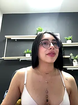 Snapshot of isabella_jade chatting on 1, 11, 2025 isabella jade online show from 1, 11, 2025