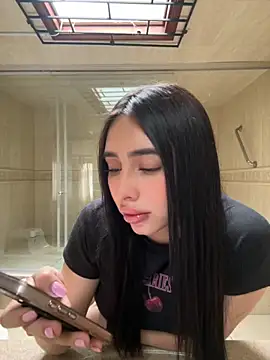 Snapshot of isabella_jade chatting on 22, 10, 2025 isabella jade online show from 22, 10, 2025