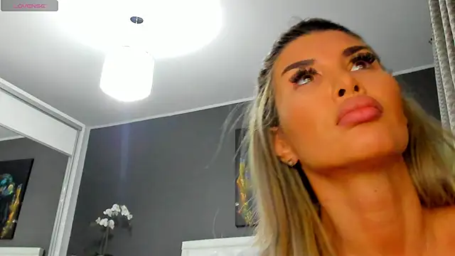 Snapshot of Emma_D_ chatting on 12, 2, 2025 Emma D online show from 12, 2, 2025