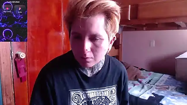 Marieblueeyes online show from 2, 12, 2025