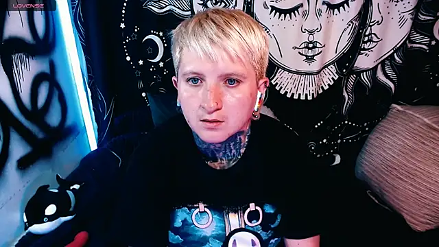 Marieblueeyes online show from 16, 5, 2026