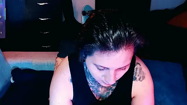 Marieblueeyes online show from 7, 10, 2025