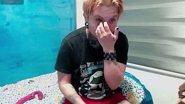 Marieblueeyes online show from 3, 12, 2025