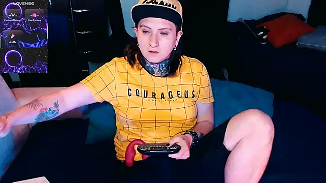 Marieblueeyes online show from 3, 10, 2025