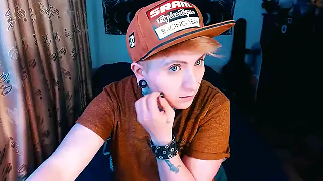 Marieblueeyes online show from 31, 10, 2025