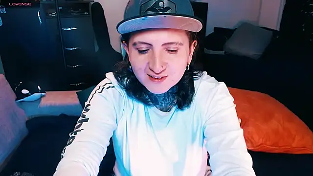 Marieblueeyes online show from 1, 10, 2025