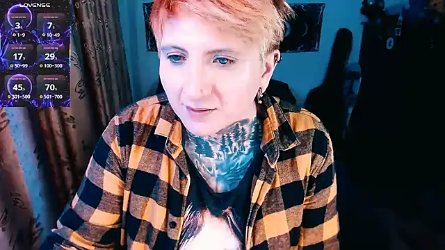 Marieblueeyes online show from 8, 11, 2025