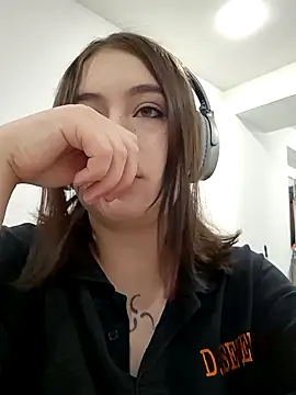 Yammy Yumi online show from 31, 10, 2025