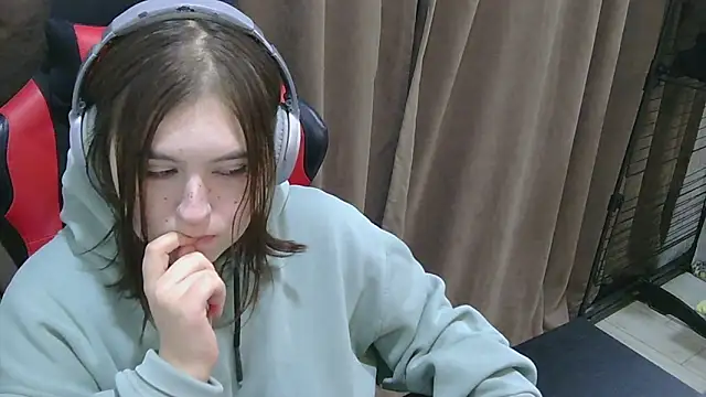 Yammy Yumi online show from 29, 10, 2025