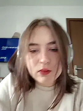 Yammy Yumi online show from 12, 10, 2025