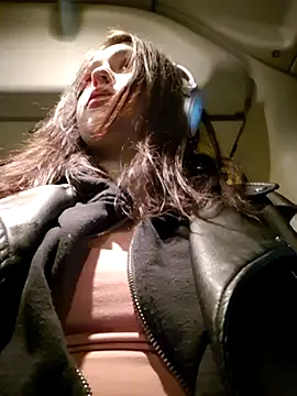 Yammy Yumi online show from 25, 2, 2025