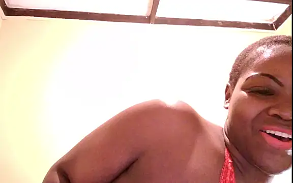Snapshot of Queen_BootyXXX chatting on 20, 6, 2026 Queen BootyXXX online show from 20, 6, 2026
