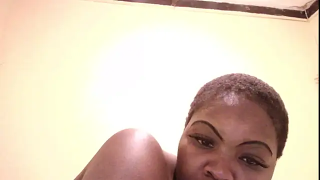 Snapshot of Queen_BootyXXX chatting on 24, 6, 2026 Queen BootyXXX online show from 24, 6, 2026