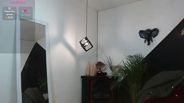 Perla Campbell online show from 4, 3, 2025